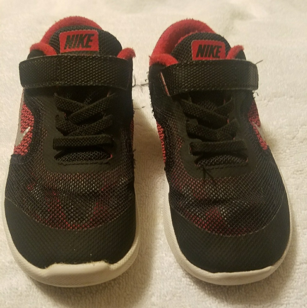 Nike Revolution 3